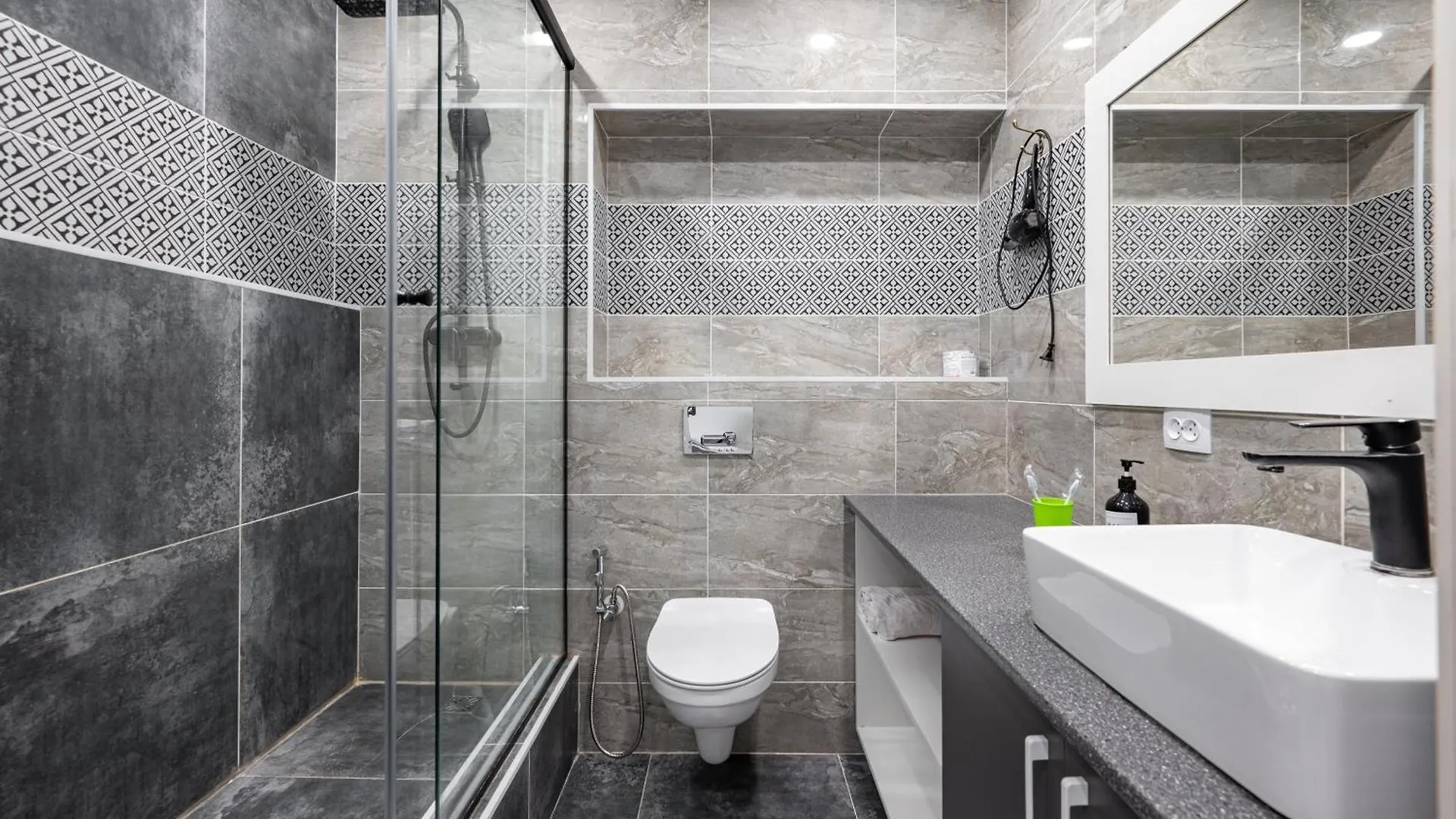 One Bedroom Apartment Near Arbat In The Heart Of Almati