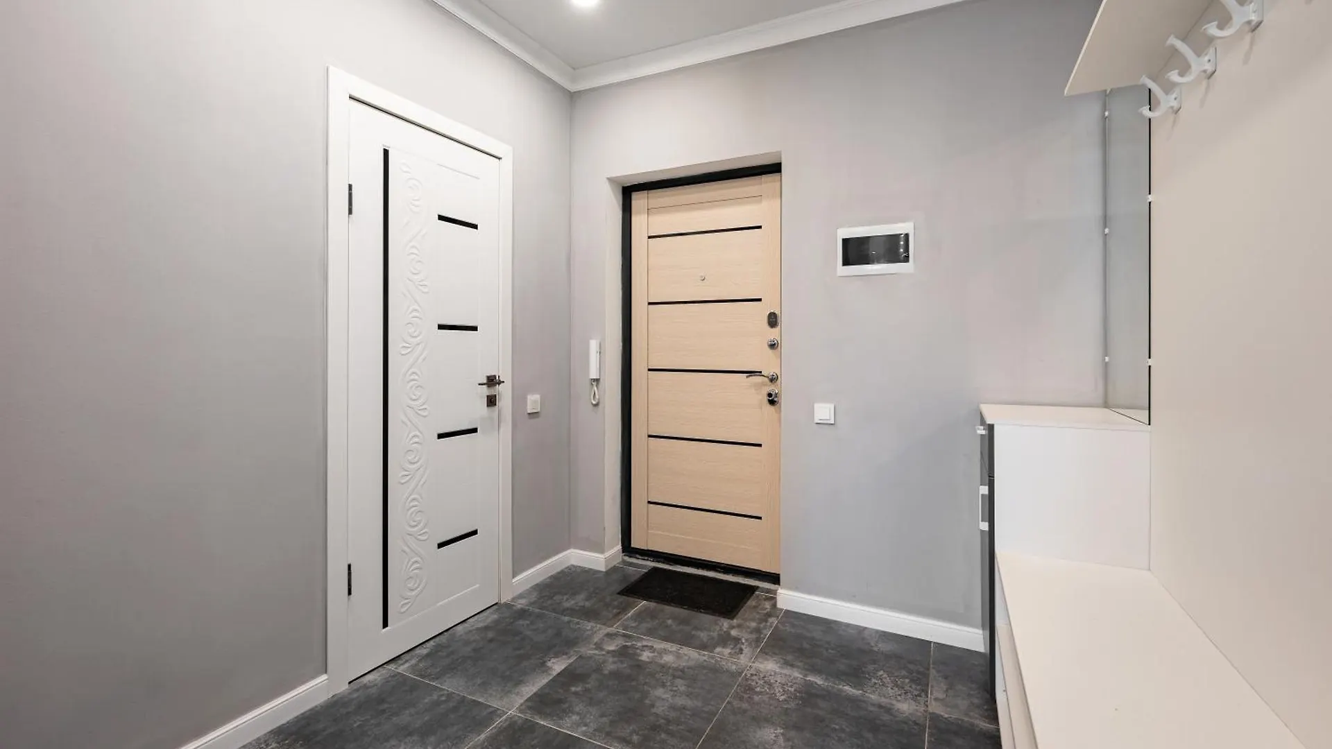 One Bedroom Apartment Near Arbat In The Heart Of Almati Kazahsztán