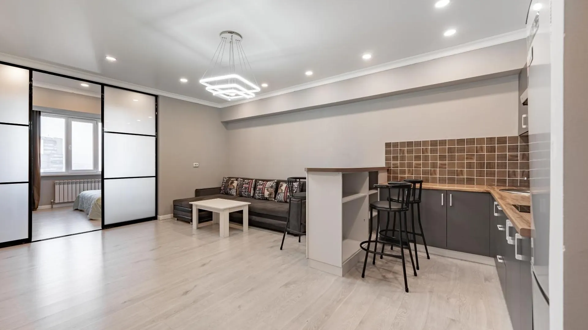 One Bedroom Apartment Near Arbat In The Heart Of Almati