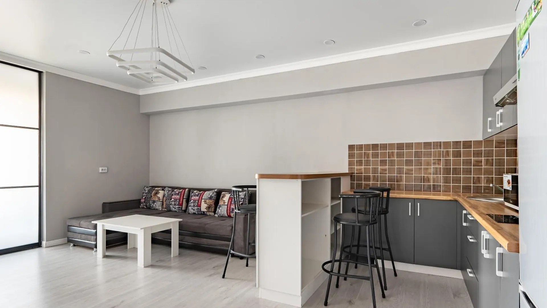 One Bedroom Apartment Near Arbat In The Heart Of Almati